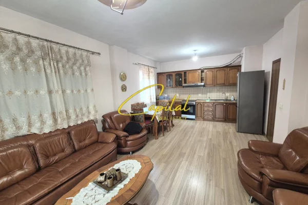 Shtepi me qera Apartament ne Tirane, 2+1, Mobilimi E mobiluar, Pagesa 650  Euro.