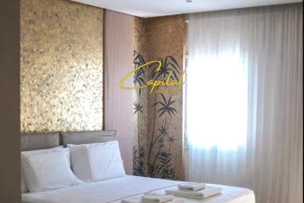 Ambiente Commerciale in Vendita 5+1 a Valona - 3,000,000 Euro