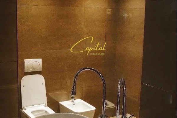 SHITET HOTEL 1.500 M2 VLORE 3.000.000 EURO