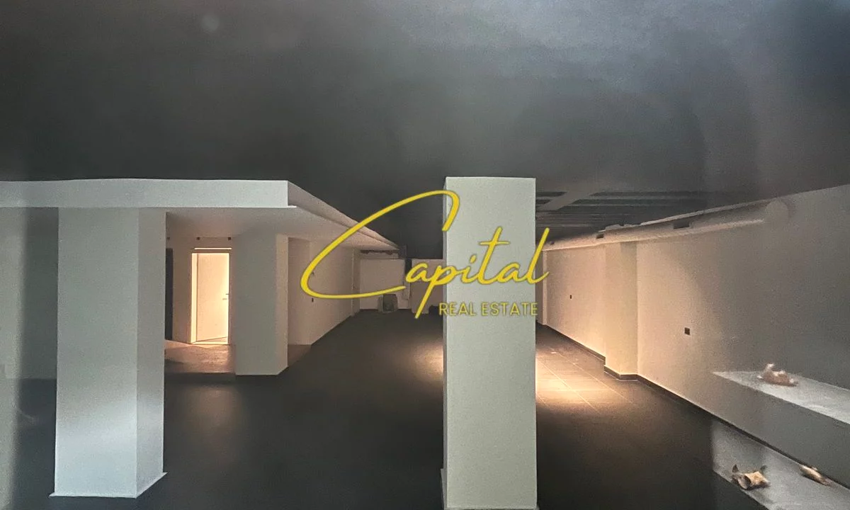 AMBIENT BIZNESI ME QERA 250 M2 BLV BAJRAM CURRI 800 EURO