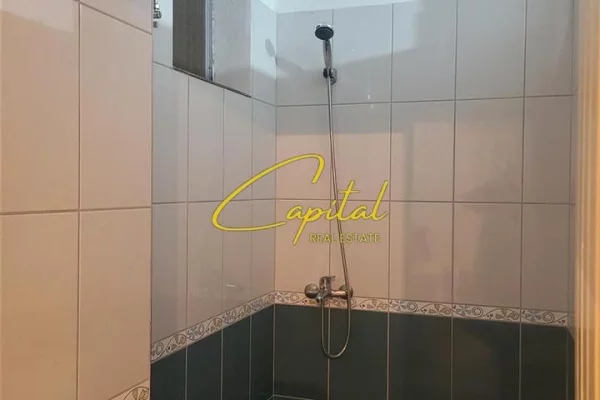 Shtepi ne shitje Apartament ne Tirane, 2+1, Mobilimi E mobiluar, Pagesa 16,000,000  Leke.