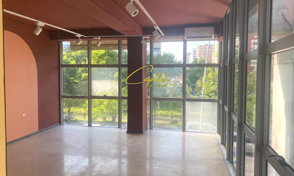 AMBIENT BIZNESI ME QERA 80 M2 URA E NISHARAKUT 85.000 LEKE