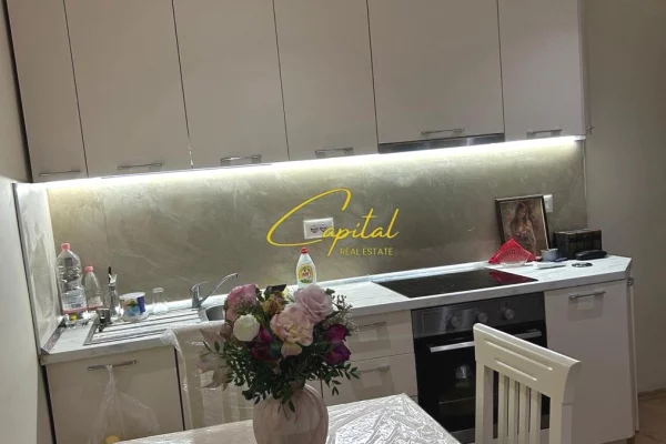 Shtepi me qera Apartament ne Tirane, 2+1, Mobilimi E mobiluar, Pagesa 55,000  Leke.