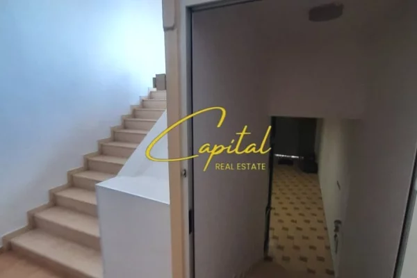 MAGAZINE ME QERA 800 M2 ISH STACIONI TRENIT 4.700 EURO