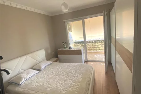 Shtepi me qera Apartament ne Tirane, 2+1, Mobilimi E mobiluar, Pagesa 650  Euro.