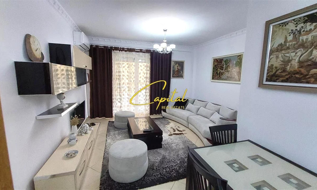 Shtepi me qera Apartament ne Tirane, 2+1, Mobilimi E mobiluar, Pagesa 800  Euro.