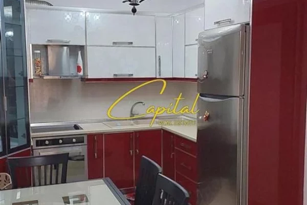 Shtepi me qera Apartament ne Tirane, 2+1, Mobilimi E mobiluar, Pagesa 800  Euro.