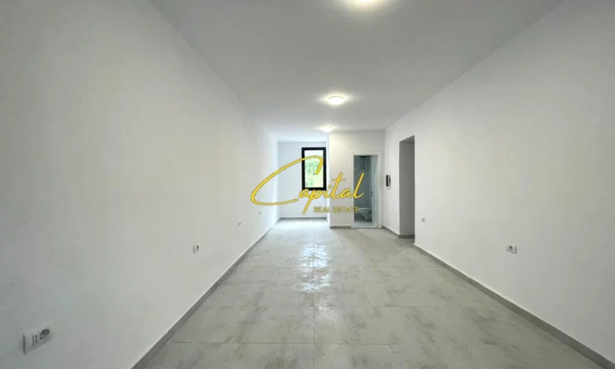 AMBIENT BIZNESI ME QERA 70 M2 STADIUMI DINAMO 800 EURO