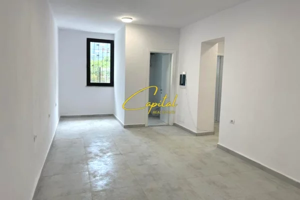 AMBIENT BIZNESI ME QERA 70 M2 STADIUMI DINAMO 800 EURO