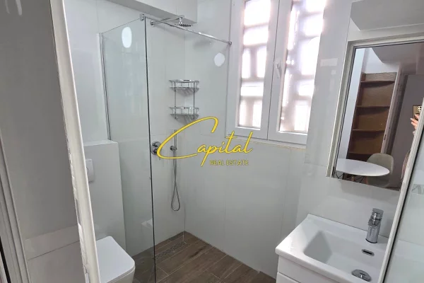 Shtepi me qera Apartament ne Tirane, Garsoniere, Mobilimi E mobiluar, Pagesa 55,000  Leke.