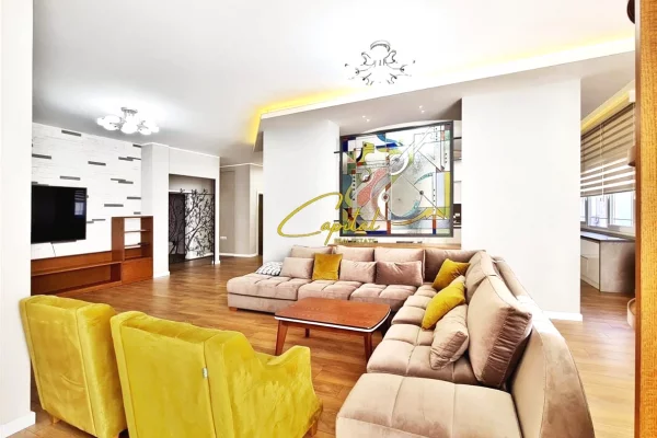 Shtepi me qera 4+1 ne Tirane - 130,000 Leke