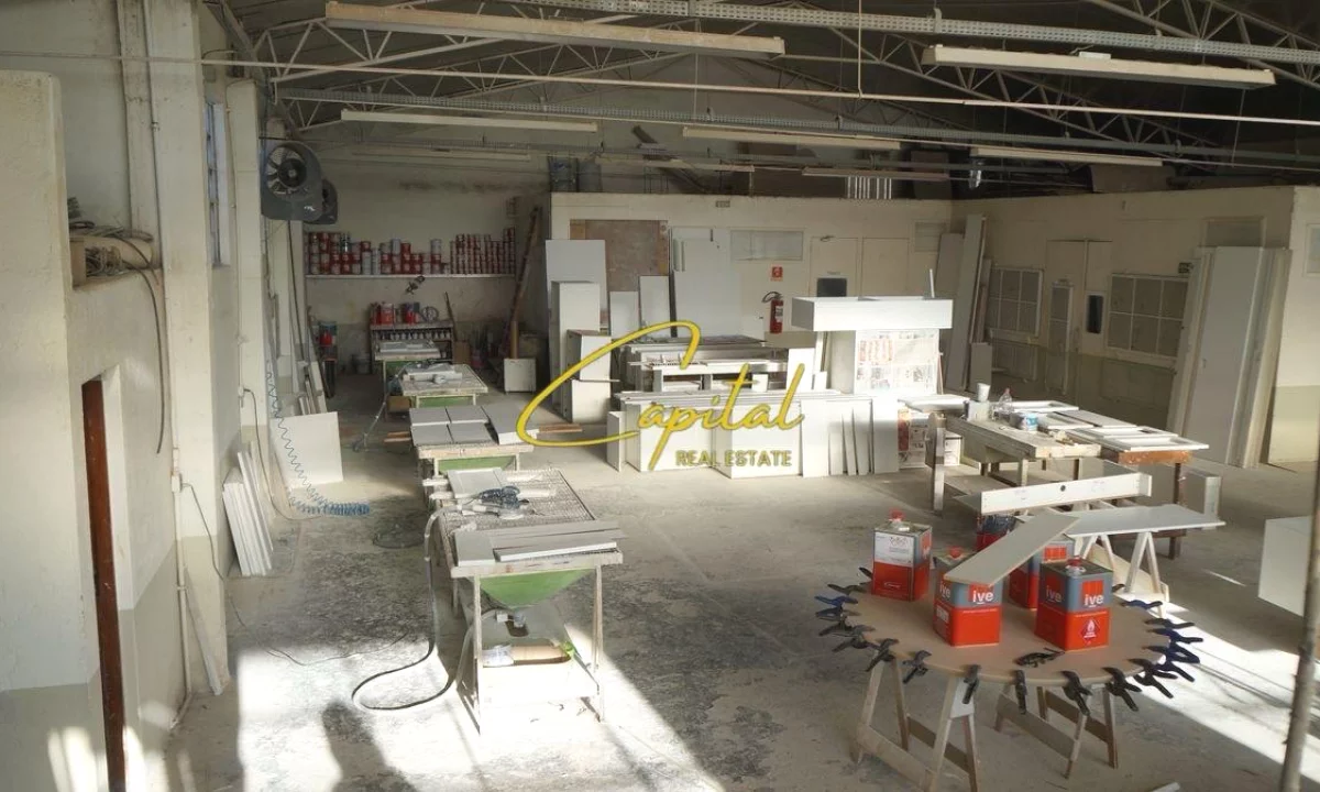 MAGAZINE ME QERA 260 M2 SAUK 1.500 EURO