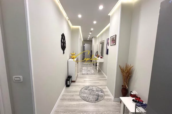 Appartamento in vendita a Tirana 3+1, Arredato