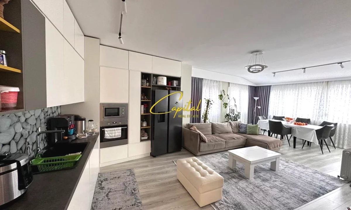 Appartamento in vendita a Tirana 3+1, Arredato