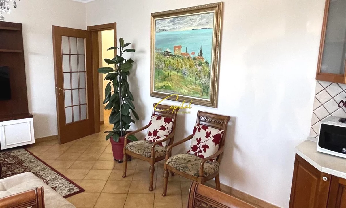 Shtepi me qera Apartament ne Tirane, 2+1, Mobilimi E mobiluar, Pagesa 1,000  Euro.