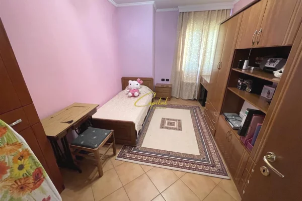 Shtepi me qera Apartament ne Tirane, 2+1, Mobilimi E mobiluar, Pagesa 1,000  Euro.
