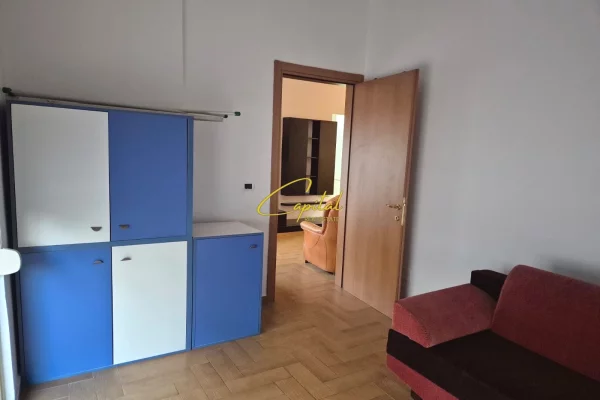 Shtepi me qera Apartament ne Tirane, 2+1, Mobilimi E mobiluar, Pagesa 70,000  Leke.