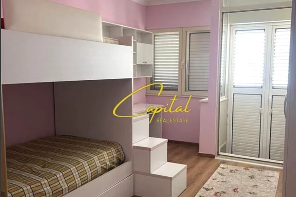 Shtepi me qera Apartament ne Tirane, 2+1, Mobilimi E mobiluar, Pagesa 650  Euro.