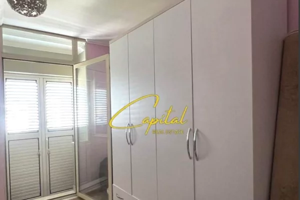 Shtepi me qera Apartament ne Tirane, 2+1, Mobilimi E mobiluar, Pagesa 650  Euro.