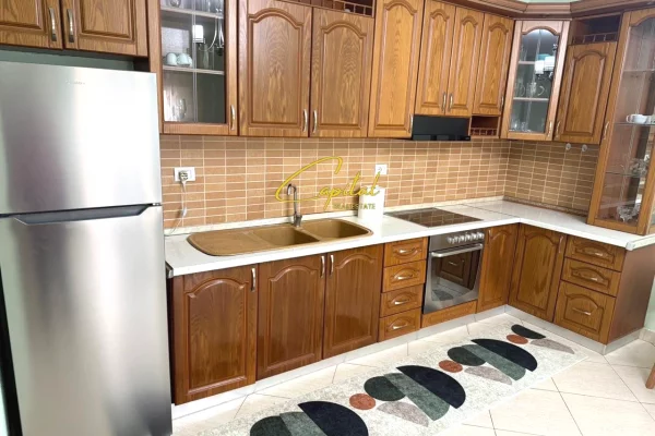 Shtepi me qera Apartament ne Tirane, 2+1, Mobilimi E mobiluar, Pagesa 45,000  Leke.