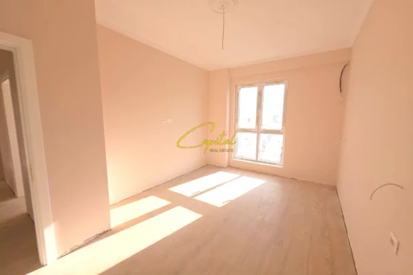 AMBIENT BIZNESI ME QERA 100 M2 KOMUNA E PARISIT 1.100 EURO