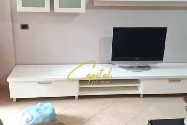 Shtepi me qera Apartament ne Tirane, 2+1, Mobilimi E mobiluar, Pagesa 700  Euro.