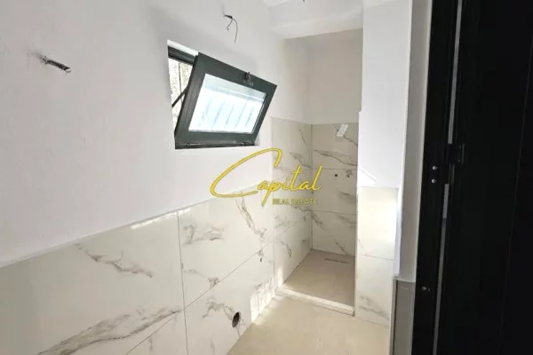 MAGAZINE ME QERA 55 M2 ISH STACIONI TRENIT 35.000 LEKE