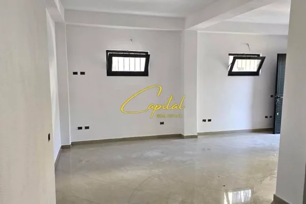 MAGAZINE ME QERA 55 M2 ISH STACIONI TRENIT 35.000 LEKE