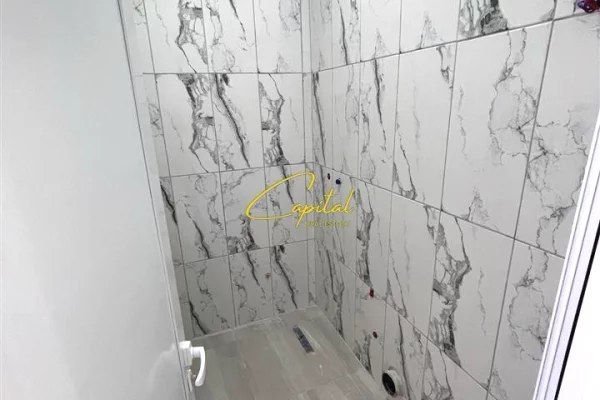 ZYRE ME QERA 90 M2 PAZARI I RI 80.000 LEKE