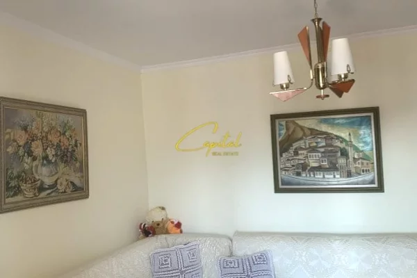 Shtepi ne shitje Apartament ne Berat, 1+1, Mobilimi E mobiluar, Pagesa 58,000  Euro.