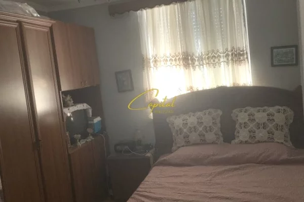 Shtepi ne shitje Apartament ne Berat, 1+1, Mobilimi E mobiluar, Pagesa 58,000  Euro.
