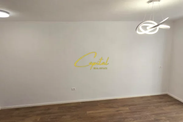 Appartamento in vendita a Tirana 1+1, Arredato