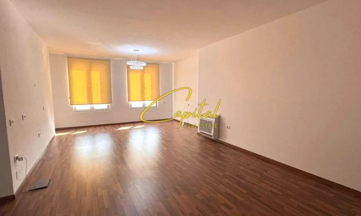 ZYRE ME QERA 60 M2 STADIUMI AIR ALBANIA 750 EURO