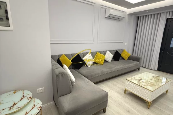 APARTAMENT ME QERA 1+1 SHKOLLA E BASHKUAR 50.000 LEKE