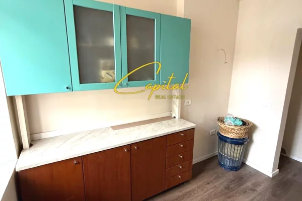 AMBIENT BIZNESI ME QERA 75 M2 RRUGA E DIBRES 120.000 LEKE