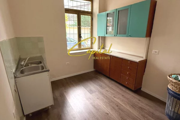 AMBIENT BIZNESI ME QERA 75 M2 RRUGA E DIBRES 120.000 LEKE