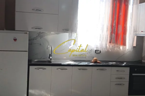 Shtepi me qera Apartament ne Tirane, 2+1, Mobilimi E mobiluar, Pagesa 40,000  Leke.