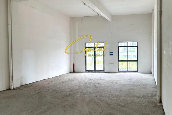 Ambient biznesi me qera 4+1 ne Tirane - 40,000 Leke