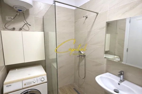 Shtepi me qera Apartament ne Tirane, 1+1, Mobilimi E mobiluar, Pagesa 450  Euro.