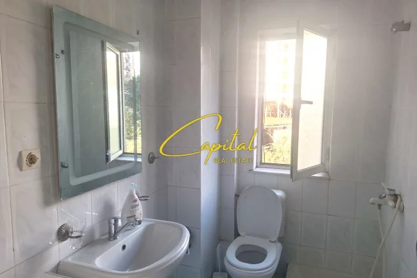 Shtepi ne shitje Apartament ne Tirane, 2+1, Mobilimi E mobiluar, Pagesa 115,000  Euro.