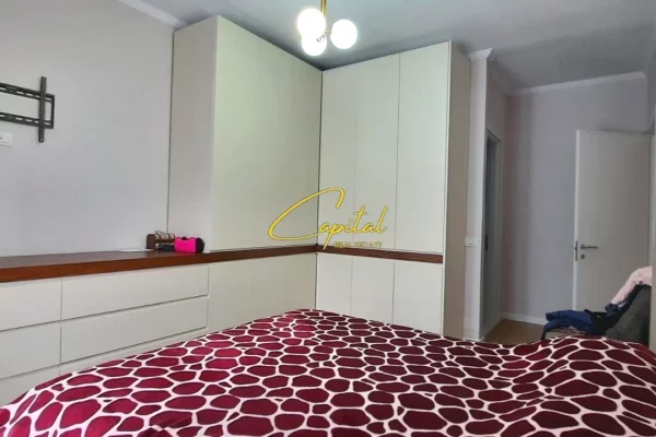 Shtepi ne shitje Apartament ne Tirane, 2+1, Mobilimi E mobiluar, Pagesa 215,000  Euro.