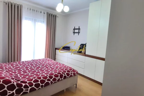 Shtepi ne shitje Apartament ne Tirane, 2+1, Mobilimi E mobiluar, Pagesa 215,000  Euro.