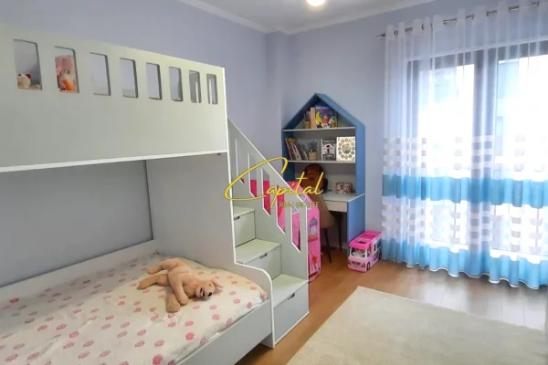 Shtepi ne shitje Apartament ne Tirane, 2+1, Mobilimi E mobiluar, Pagesa 215,000  Euro.