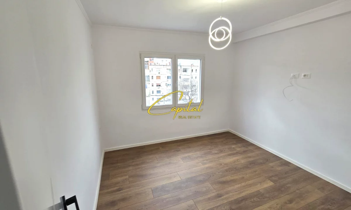 Shtepi ne shitje Apartament ne Tirane, 1+1, Mobilimi Bosh, pa mobiluar, Pagesa 8,800,000  Leke.