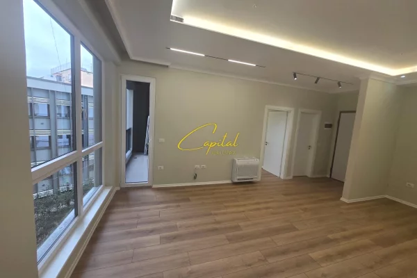 ZYRE ME QIRA 67 M2 KOMUNA E PARISIT 700 EURO