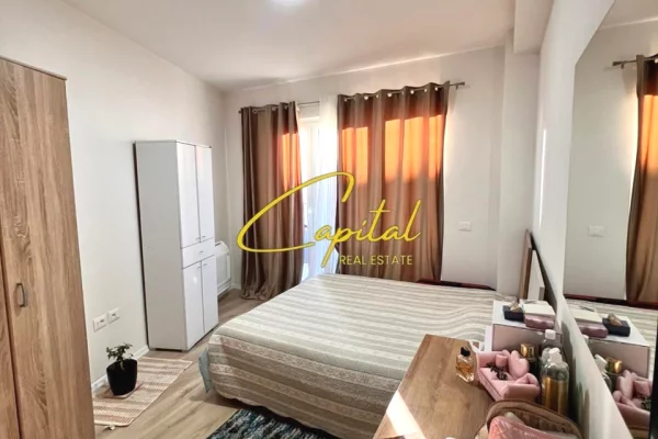 Shtepi ne shitje Apartament ne Tirane, 2+1, Mobilimi E mobiluar, Pagesa 15,200,000  Leke.