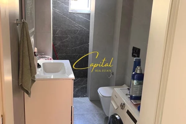 Shtepi ne shitje Apartament ne Tirane, 2+1, Mobilimi E mobiluar, Pagesa 145,000  Euro.