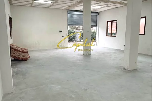 Ambient biznesi me qera 4+1 ne Tirane - 75,000 Leke