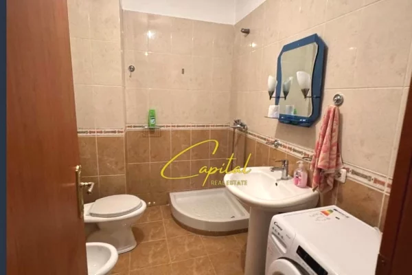 Shtepi me qera Apartament ne Tirane, 2+1, Mobilimi E mobiluar, Pagesa 45,000  Leke.