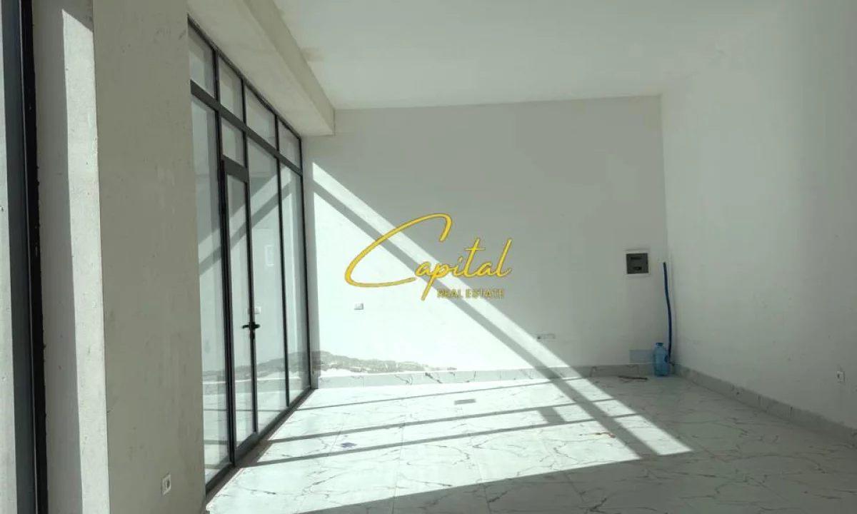 DYQAN ME QIRA 58 M2 QENDER 1.740 EURO